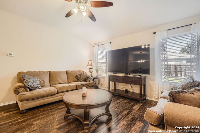 Image 4 of 19 For 4018 Goliad Ford