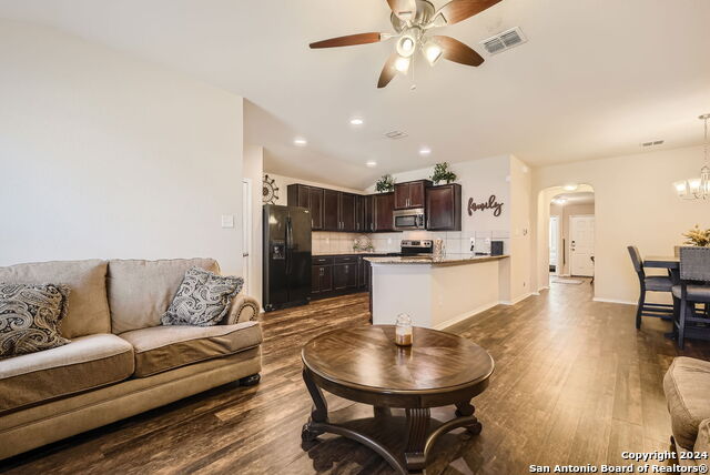 Image 5 of 19 For 4018 Goliad Ford