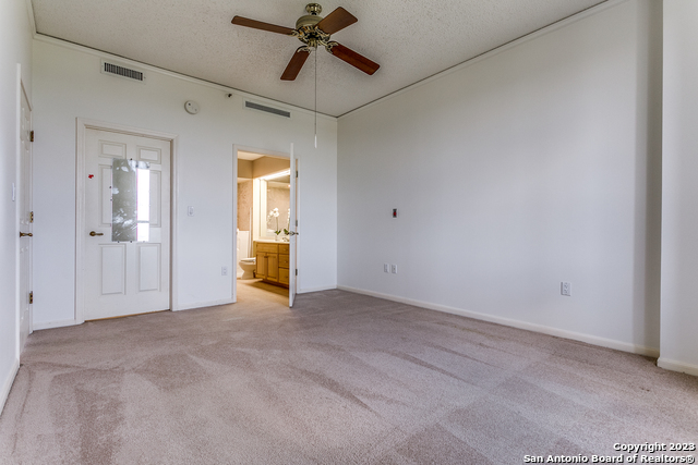 Listing photo id 10 for 1 Towers Park Ln 1703