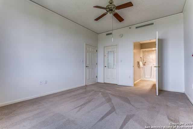 Listing photo id 11 for 1 Towers Park Ln 1703