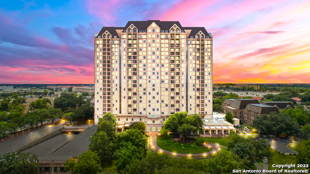Listing photo id 17 for 1 Towers Park Ln 1703