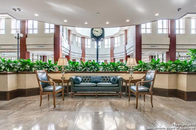 Listing photo id 21 for 1 Towers Park Ln 1703