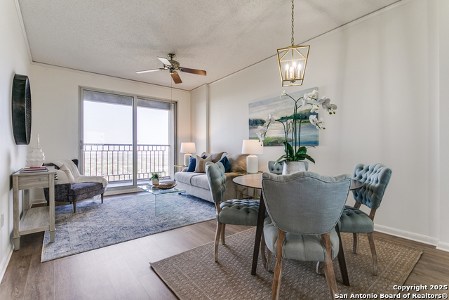 Listing photo id 2 for 1 Towers Park Ln 1703