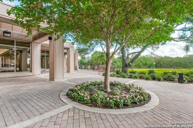 Listing photo id 40 for 1 Towers Park Ln 1703