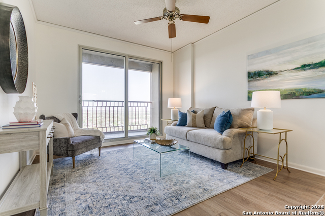 Listing photo id 4 for 1 Towers Park Ln 1703