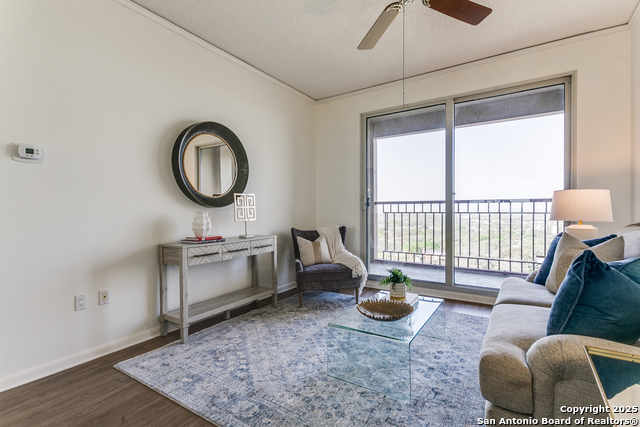Listing photo id 5 for 1 Towers Park Ln 1703