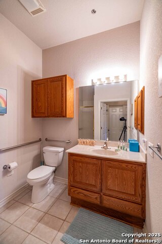 Listing photo id 9 for 20 Tapatio Dr E  310