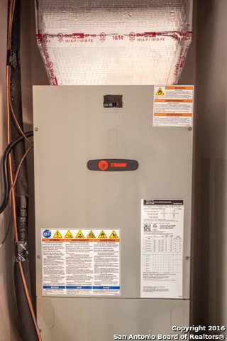 Listing photo id 10 for 20 Tapatio Dr E  310