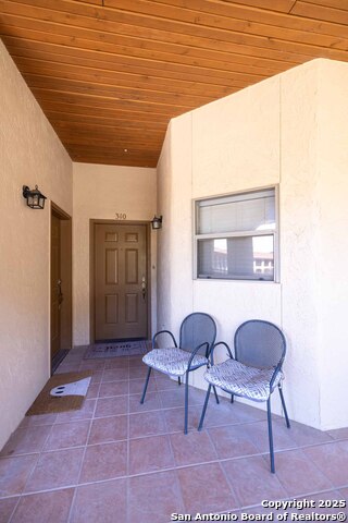 Listing photo id 14 for 20 Tapatio Dr E  310