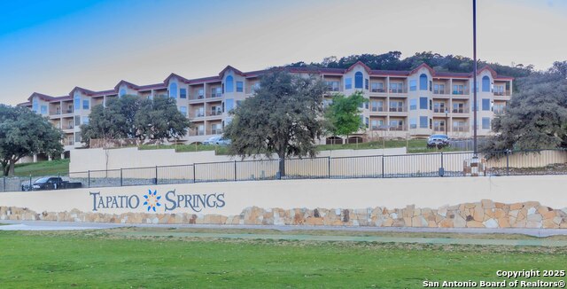 Listing photo id 15 for 20 Tapatio Dr E  310