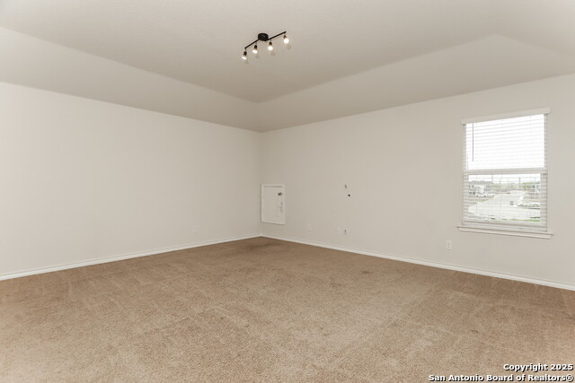 Image 10 of 24 For 2935 Thackery Grv