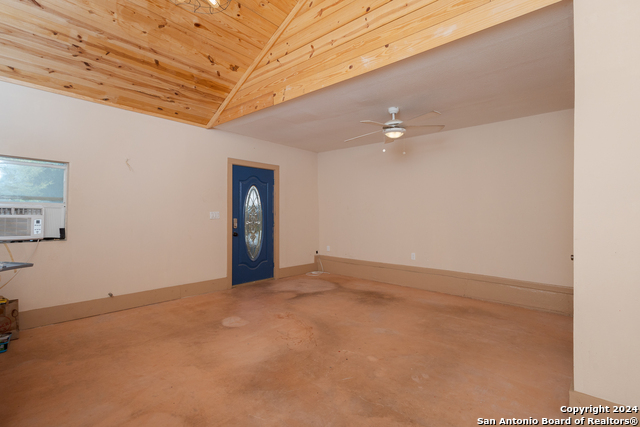 Image 29 of 32 For 414 Rosewood Ave W