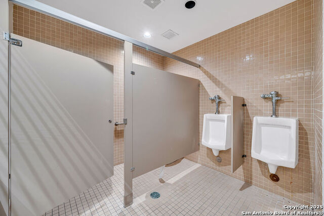 Listing photo id 11 for 4242 Medical 2