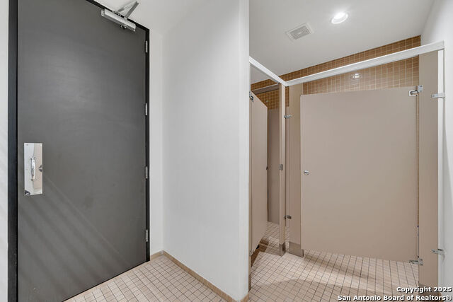 Listing photo id 12 for 4242 Medical 2