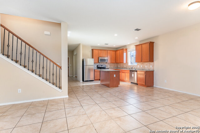 Image 5 of 26 For 848 Highland