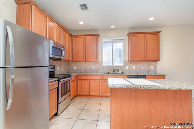 Image 7 of 26 For 848 Highland