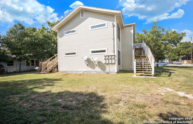 Listing photo id 12 for 224 Queen Anne Ct 1