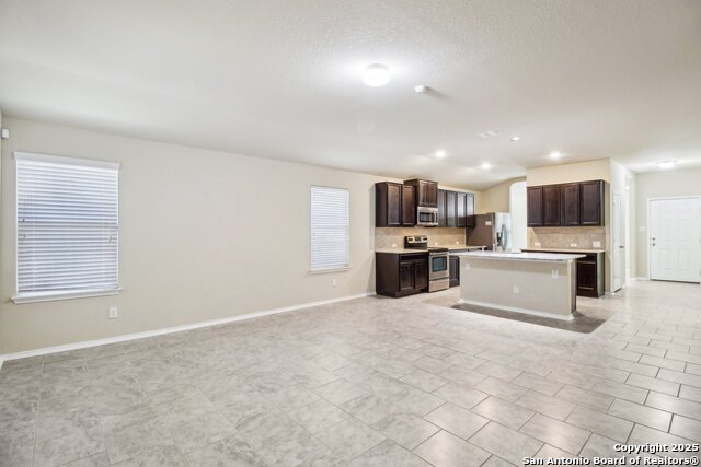 Listing photo id 2 for 7019 Aphrodite Mist