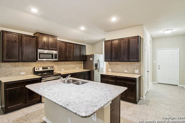 Listing photo id 5 for 7019 Aphrodite Mist