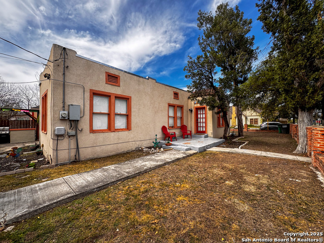 Image 18 of 25 For 1502 Rosewood Ave. W