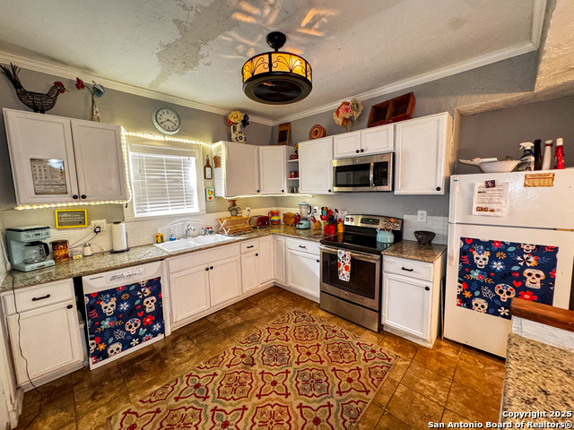 Image 9 of 25 For 1502 Rosewood Ave. W
