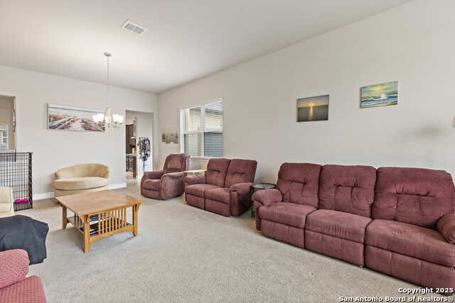 Listing photo id 8 for 6527 Tallow Way