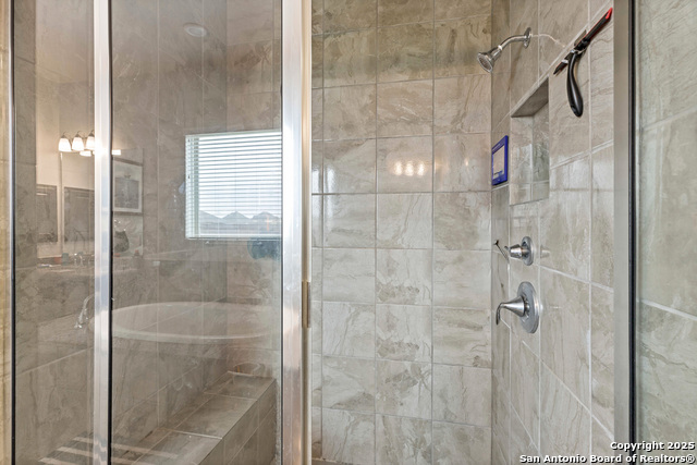 Listing photo id 38 for 6527 Tallow Way
