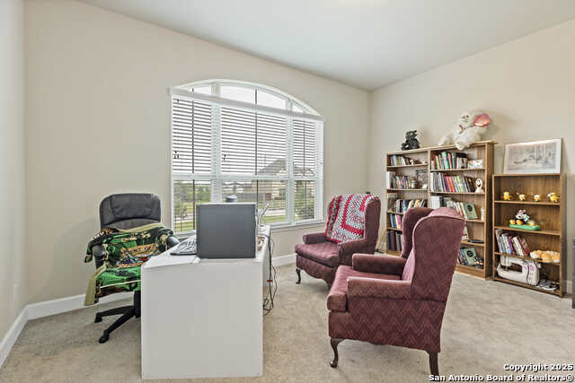 Listing photo id 6 for 6527 Tallow Way