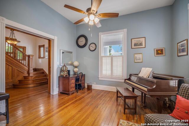 Listing photo id 8 for 225 Craig W
