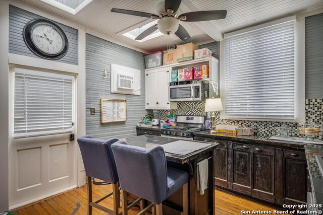 Listing photo id 9 for 225 Craig W