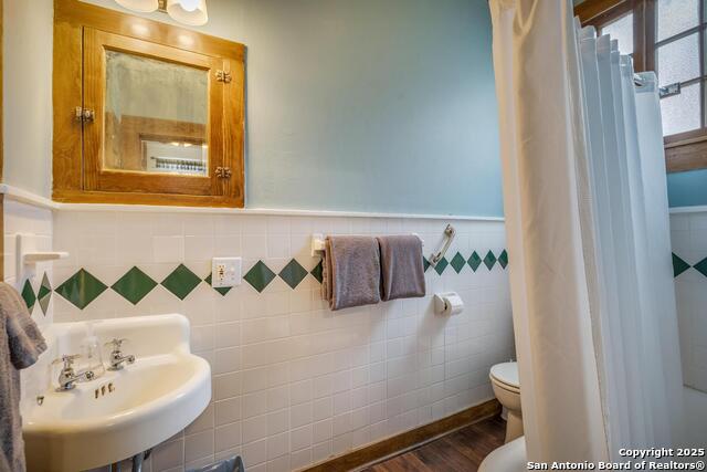 Listing photo id 13 for 225 Craig W