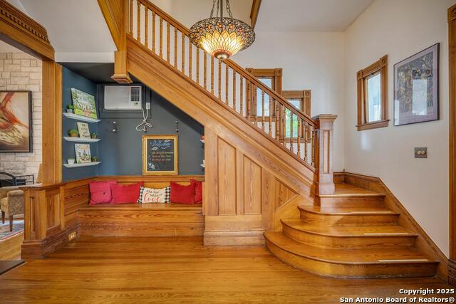 Listing photo id 3 for 225 Craig W