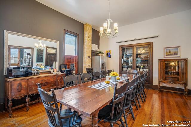 Listing photo id 5 for 225 Craig W