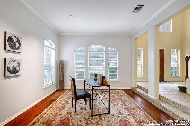 Image 13 of 39 For 522 Roble Vista