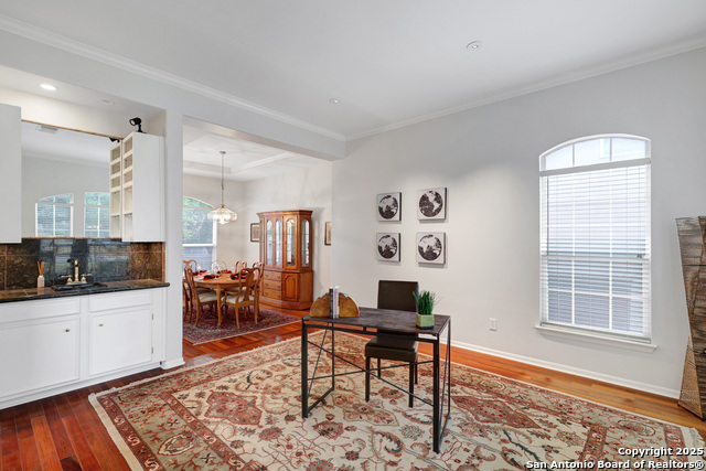 Image 14 of 39 For 522 Roble Vista