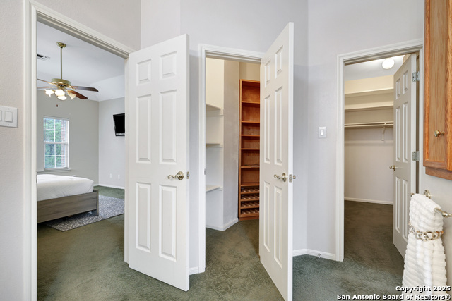 Image 22 of 39 For 522 Roble Vista