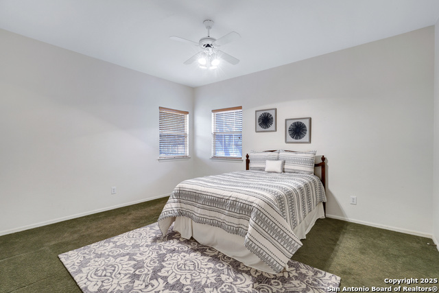 Image 24 of 39 For 522 Roble Vista