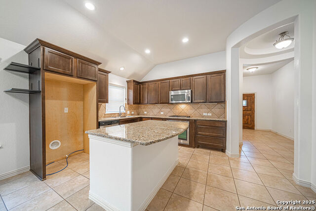 Image 9 of 38 For 7909 Mystic Chase