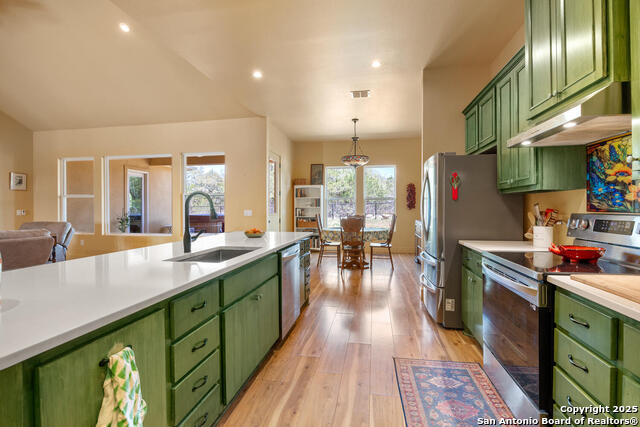 Image 12 of 31 For 122 Alex Jordan W