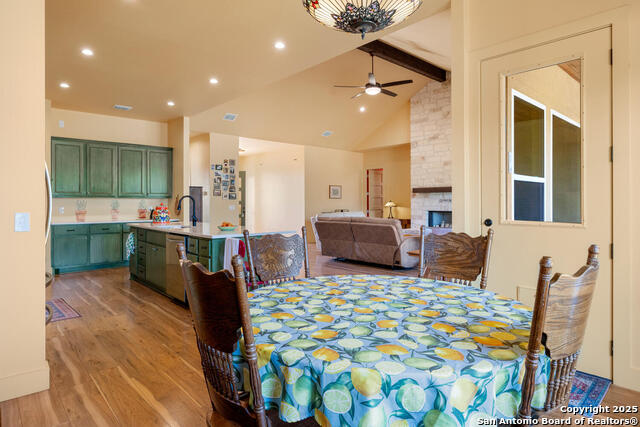 Image 14 of 31 For 122 Alex Jordan W