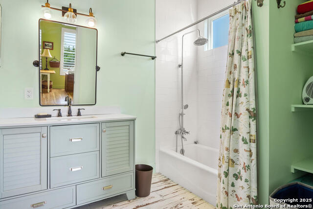 Image 21 of 31 For 122 Alex Jordan W