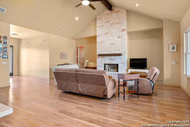 Image 5 of 31 For 122 Alex Jordan W