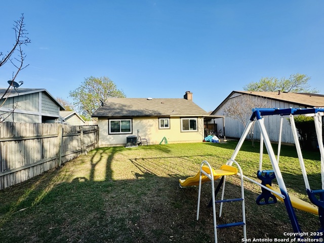 Image 12 of 13 For 8031 Laurel Bend