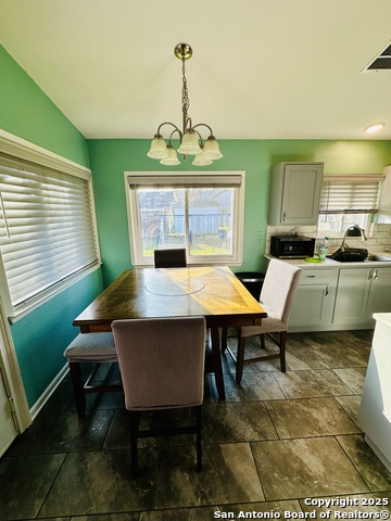 Image 5 of 13 For 8031 Laurel Bend