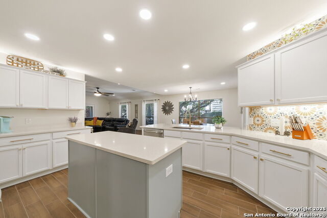 Image 13 of 36 For 415 Cattle Ranch Dr