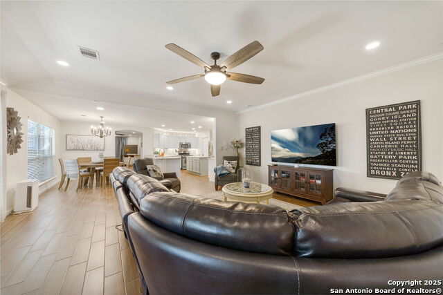 Image 8 of 36 For 415 Cattle Ranch Dr