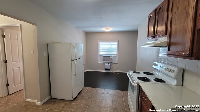 Image 10 of 16 For 137 Norwood Ct E 3