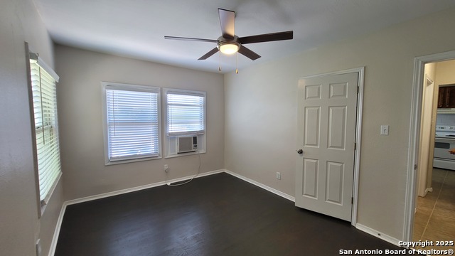 Image 15 of 16 For 137 Norwood Ct E 3