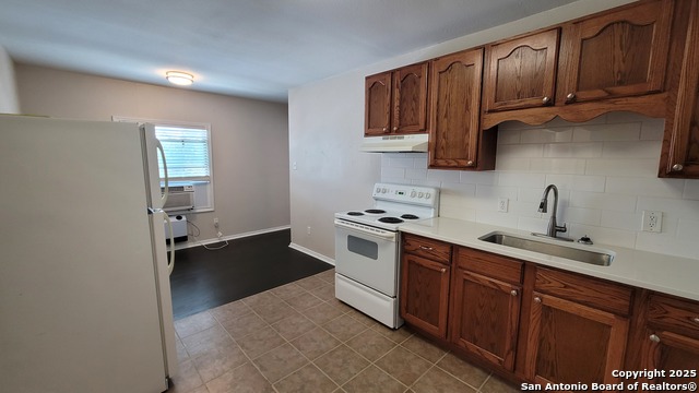 Image 9 of 16 For 137 Norwood Ct E 3