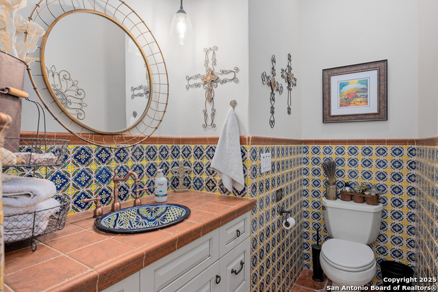Listing photo id 11 for 4198 Bear Springs Rd